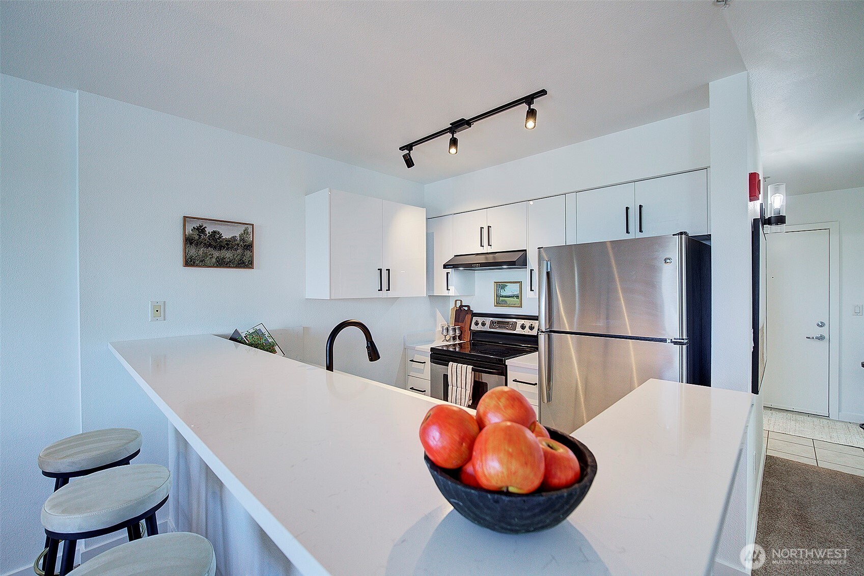 303 23rd Avenue S #506, Seattle, WA 98144, photo 4 of 36