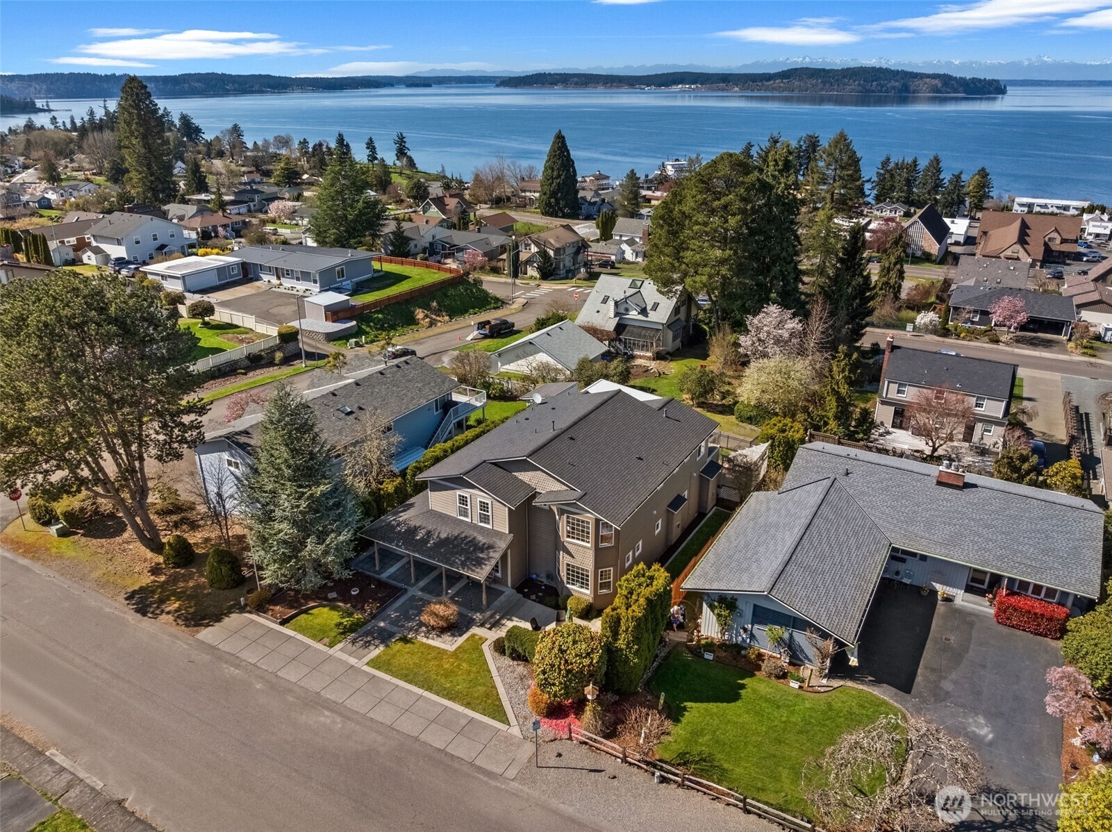 1607 Nisqually Street, Steilacoom, WA 98388, photo 2 of 2