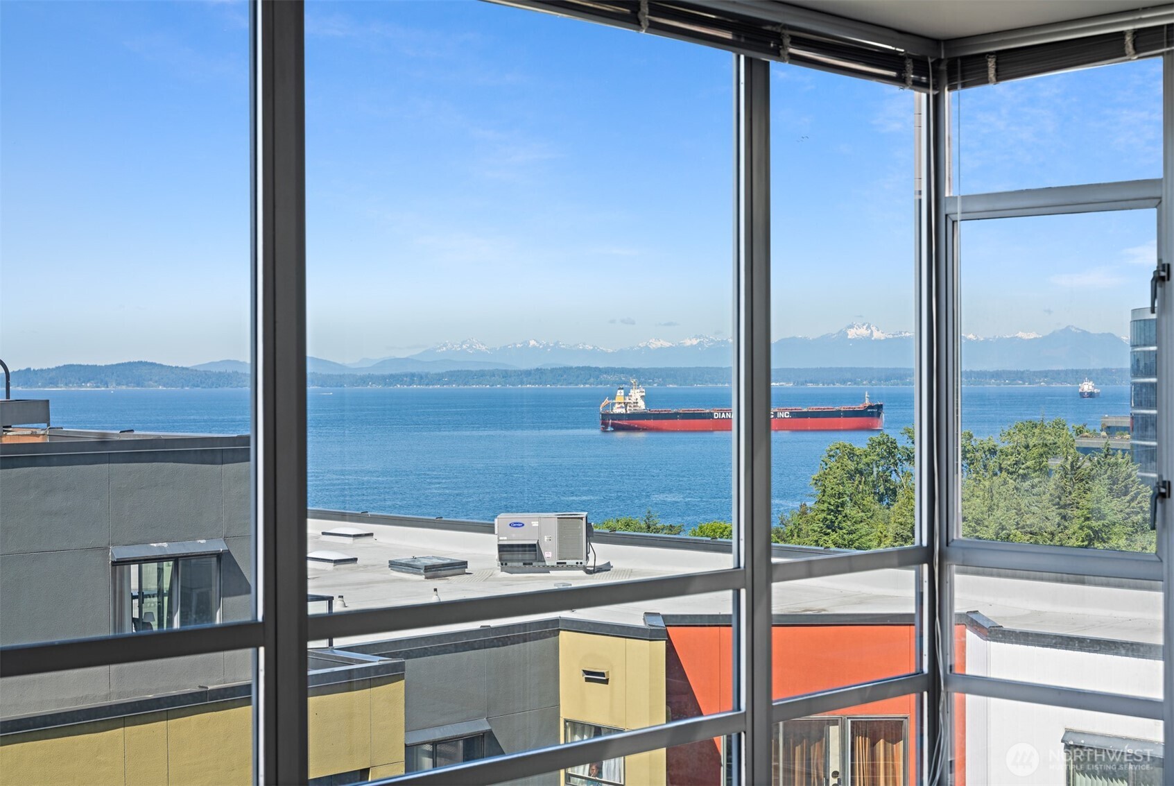 2929 1st Avenue #514, Seattle, WA 98121, photo 2 of 23