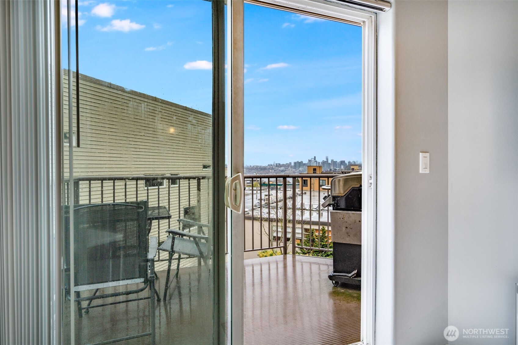 4020 Aurora Avenue N #403, Seattle, WA 98104, photo 4 of 37