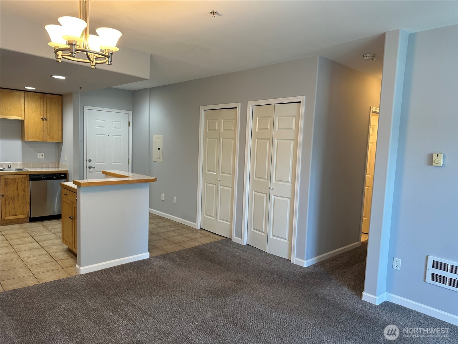 4722 12th Avenue NE #401, Seattle, WA 98105, photo 3 of 20