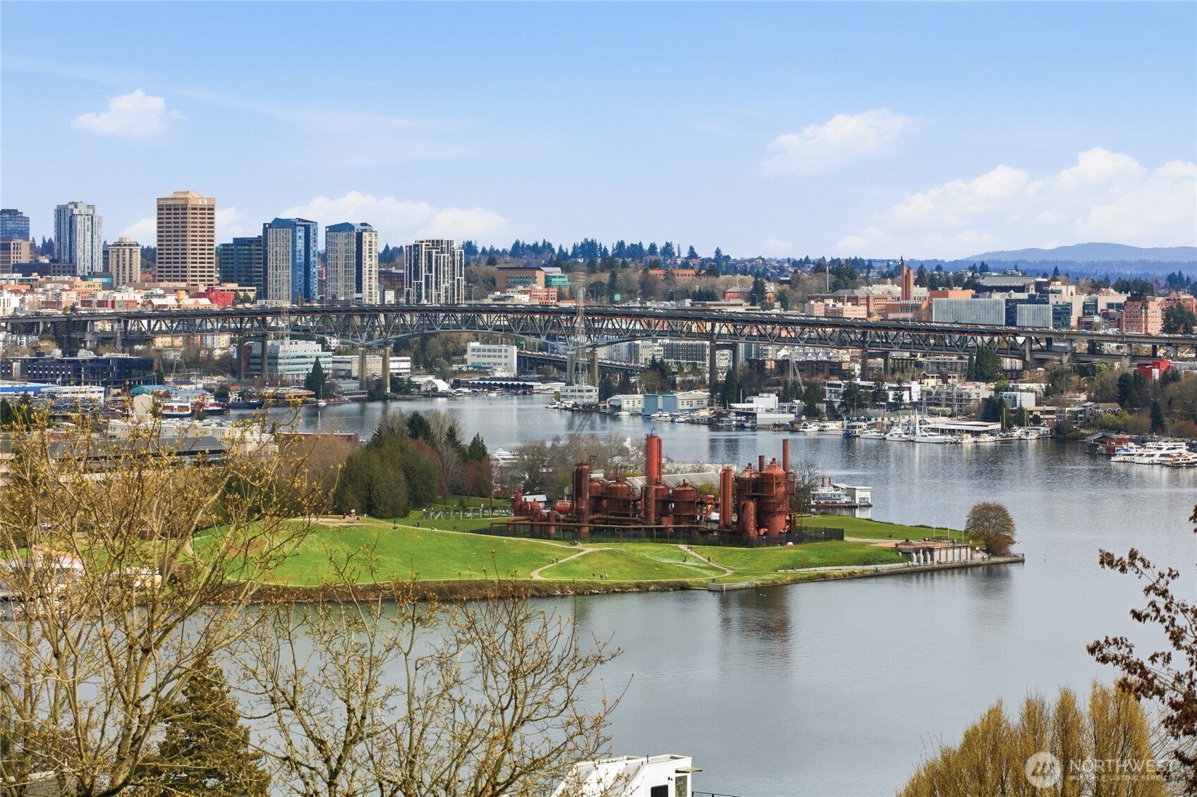 559 McGraw Street #201, Seattle, WA 98109, photo 2 of 34
