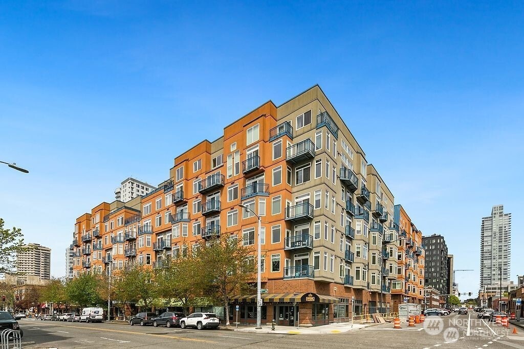 2414 1st Avenue #703, Seattle, WA 98121, photo 2 of 23