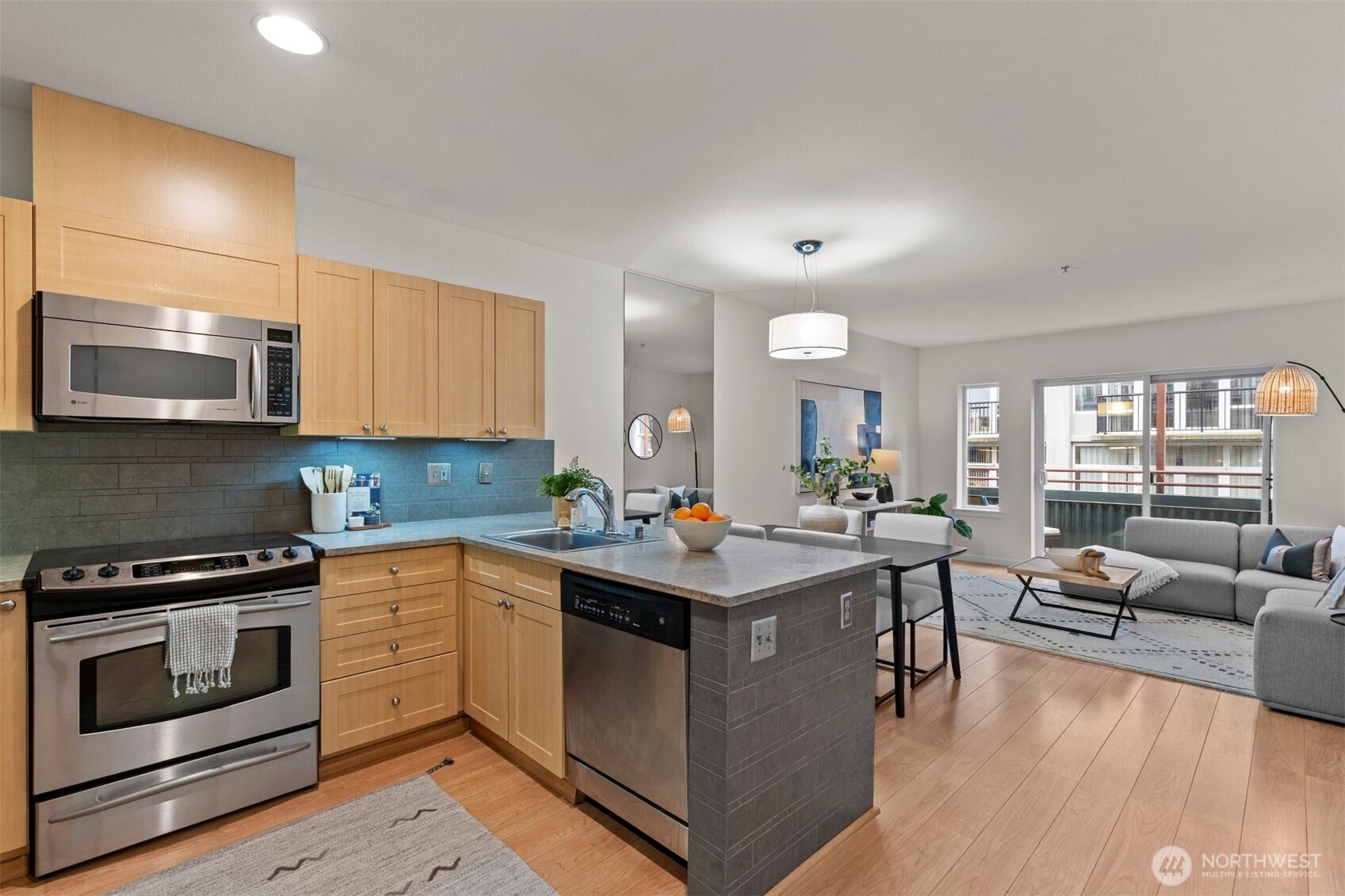 2717 Western Avenue #624, Seattle, WA 98121, photo 4 of 29