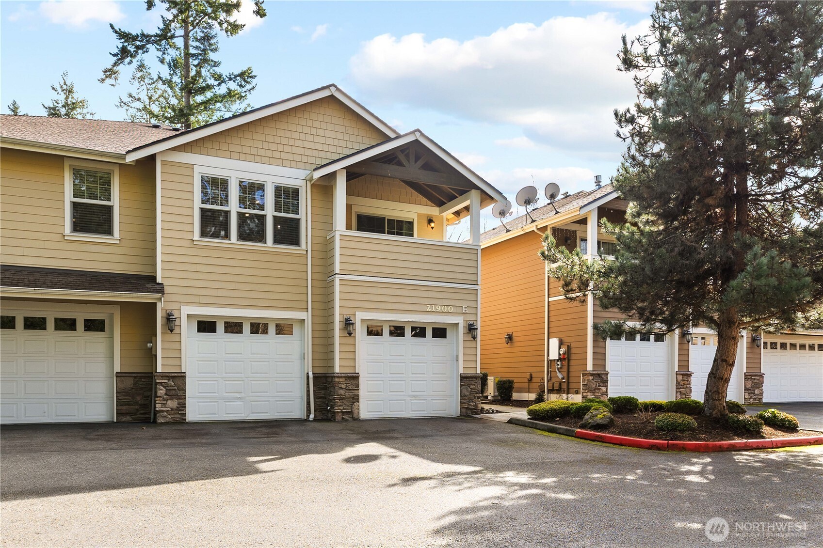 21900 SE 242nd Street #E-1, Maple Valley, WA 98038, photo 2 of 2