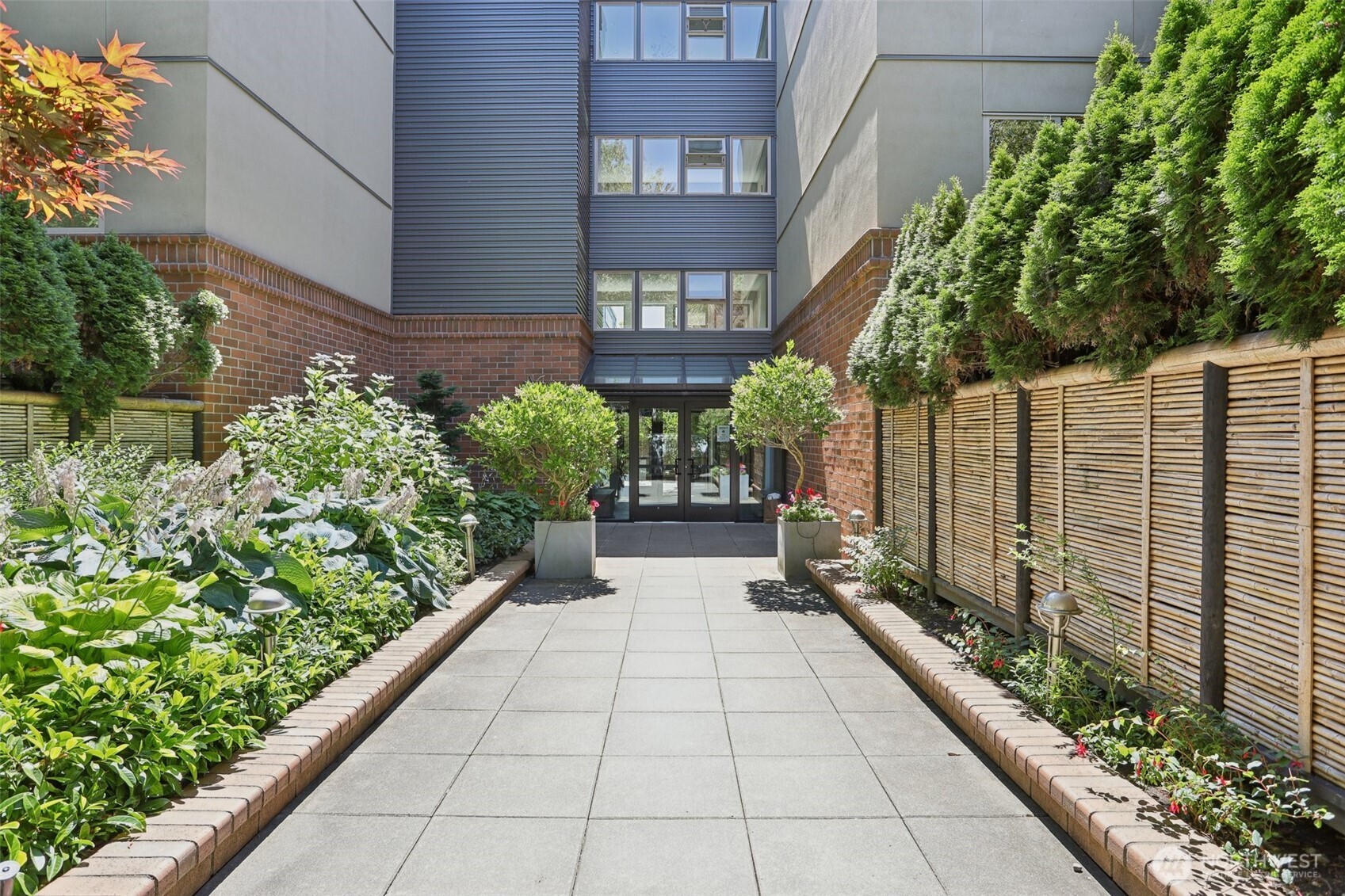 275 W Roy Street #114, Seattle, WA 98119, photo 2 of 31