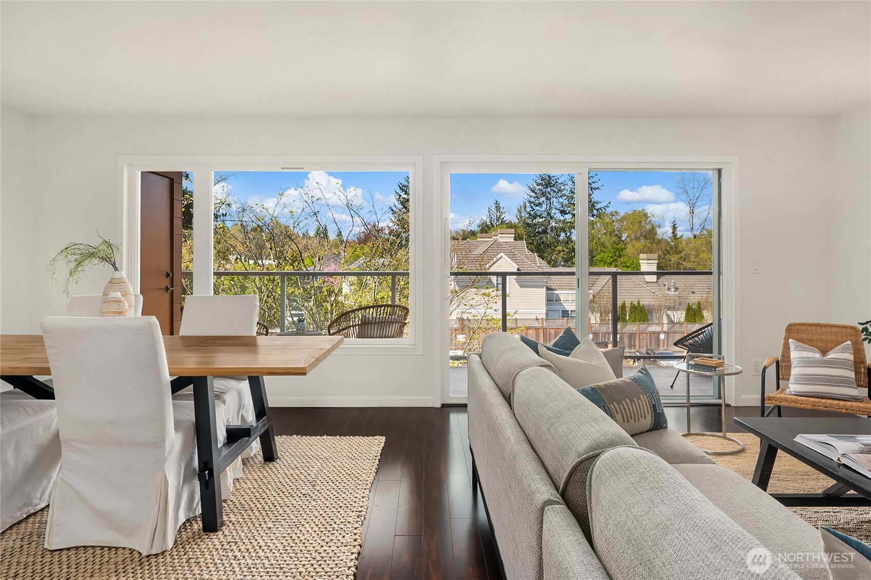 2501 Canterbury Lane E #322, Seattle, WA 98112, photo 4 of 34