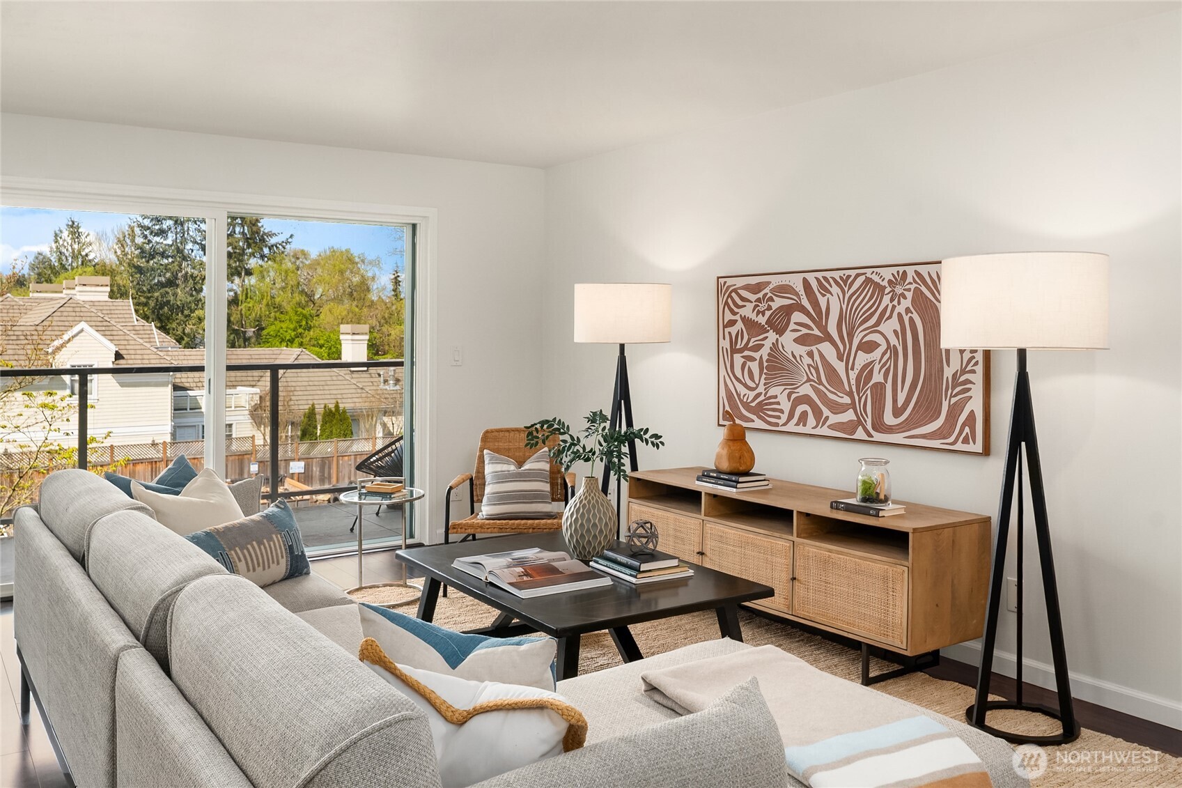 2501 Canterbury Lane E #322, Seattle, WA 98112, photo 5 of 34
