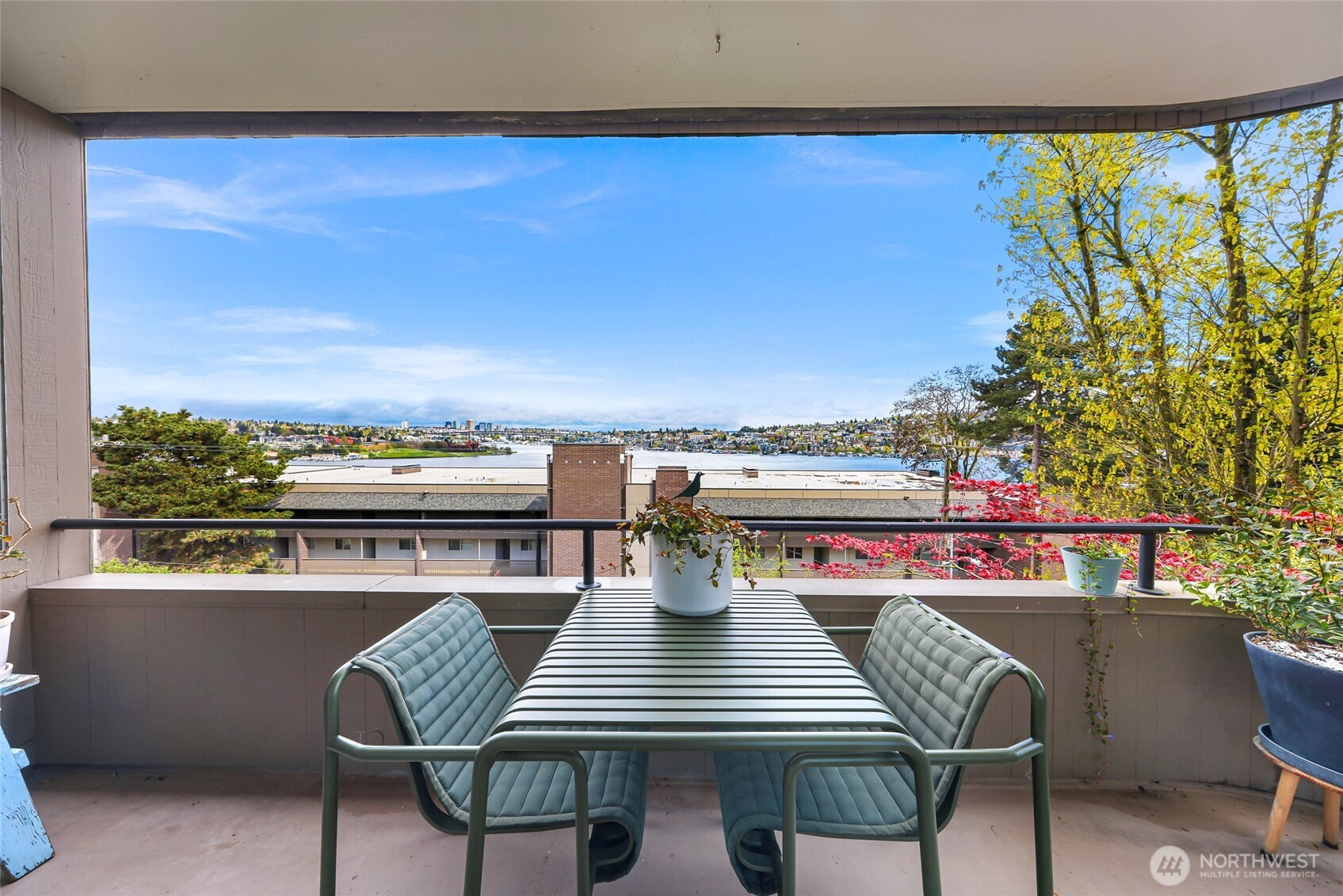 2134 Waverly Place N #202, Seattle, WA 98109, photo 4 of 36