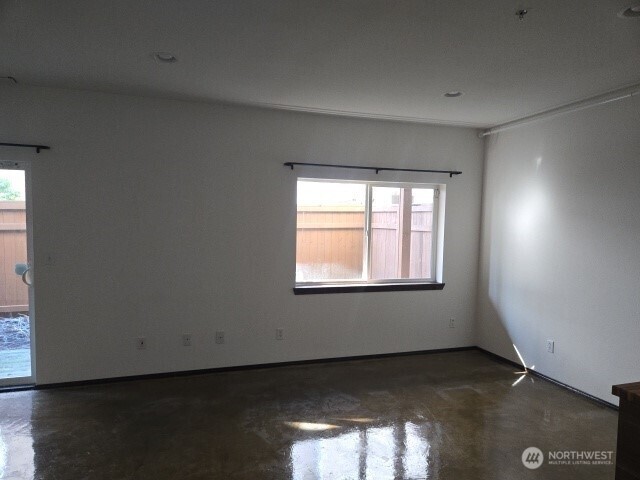 9715 26th Avenue SW #202, Seattle, WA 98106-2600, photo 4 of 16