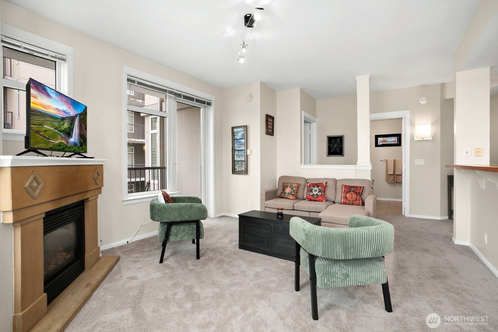2801 1st Avenue #1014, Seattle, WA 98121, photo 2 of 25