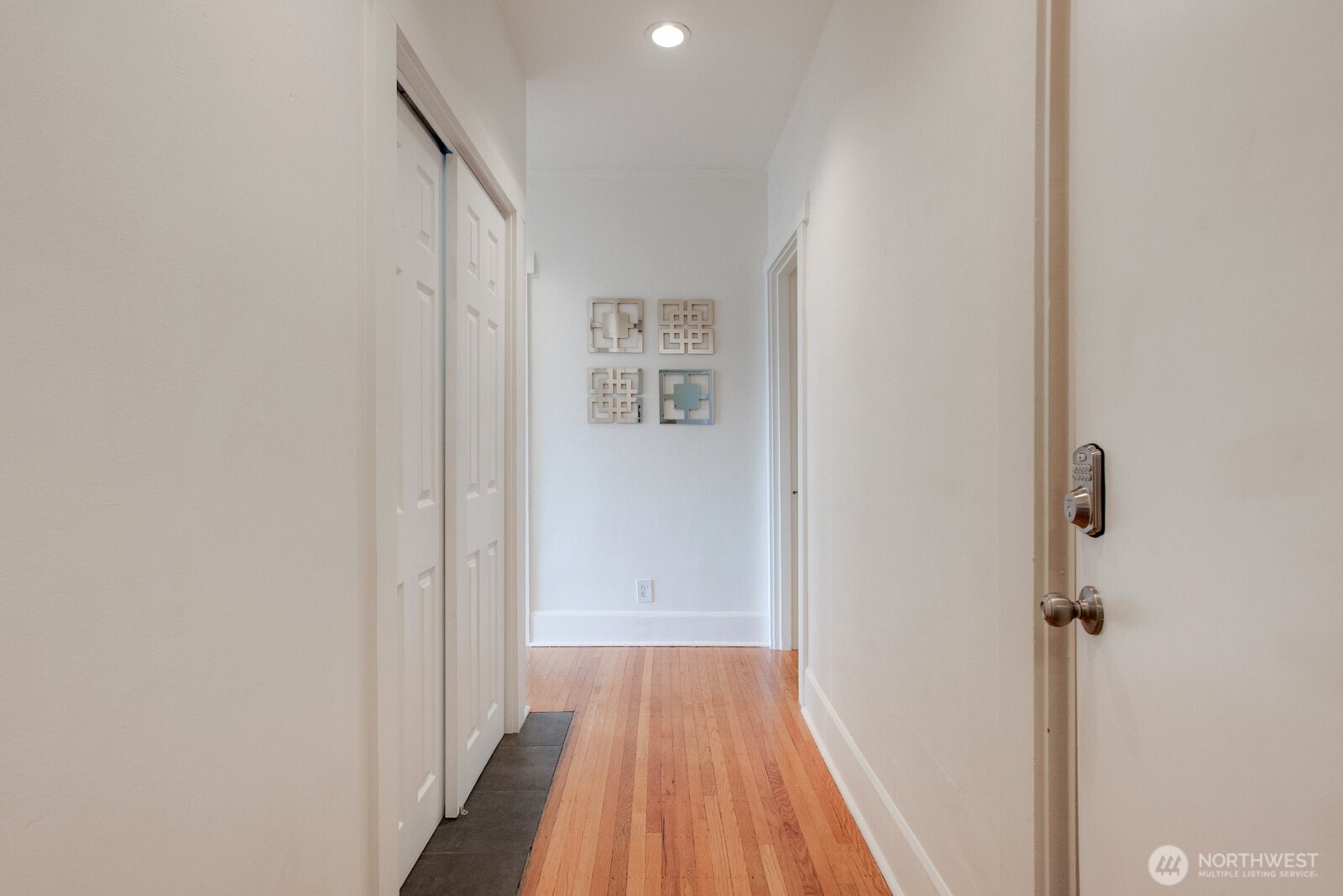214 Summit Avenue E #402, Seattle, WA 98102, photo 3 of 34