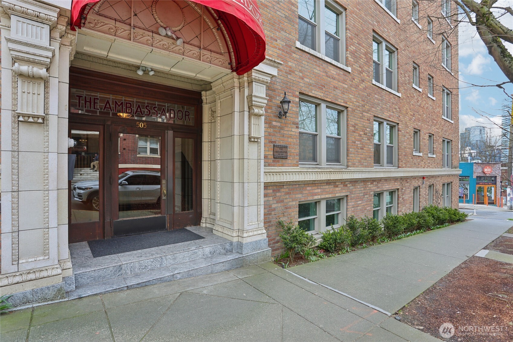 505 E Denny Way #301, Seattle, WA 98122, photo 2 of 22