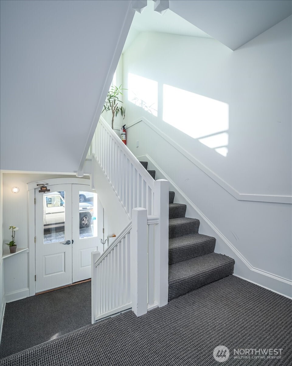 1310 Queen Anne Avenue N #15, Seattle, WA 98109, photo 3 of 24