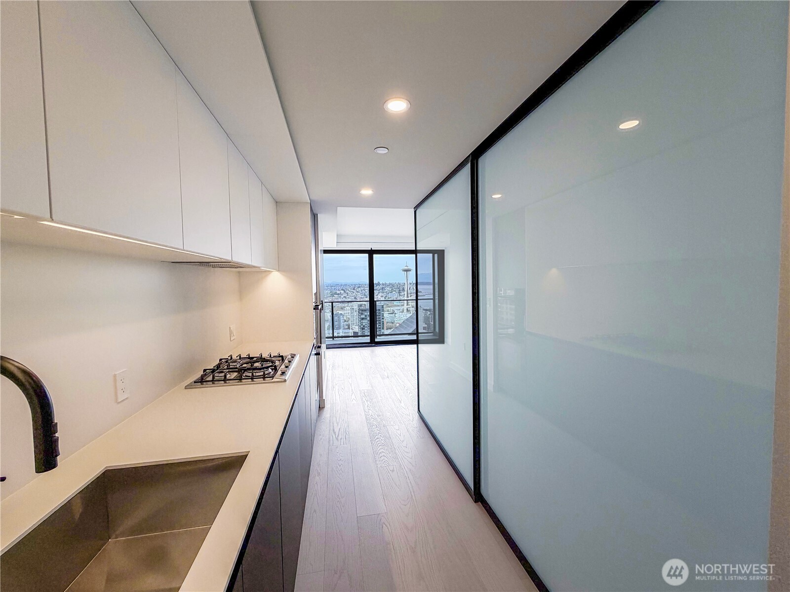 300 Virginia Street #3812, Seattle, WA 98121, photo 2 of 25
