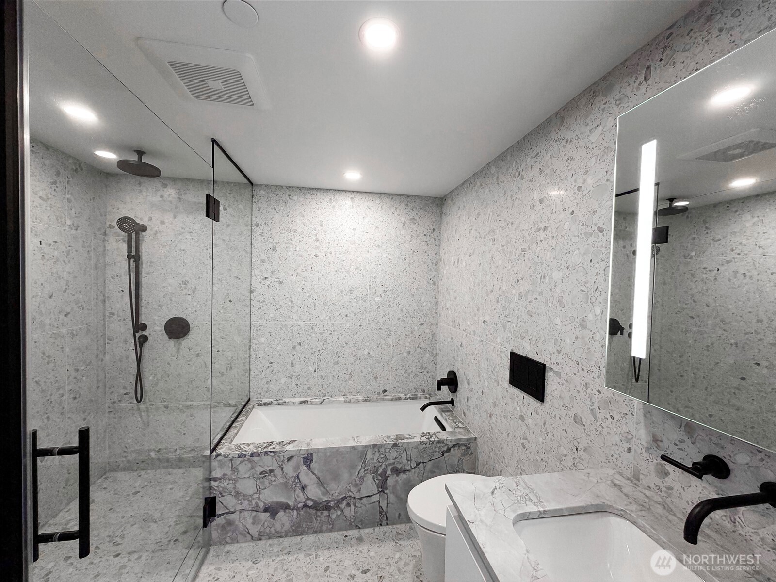 300 Virginia Street #3812, Seattle, WA 98121, photo 5 of 25