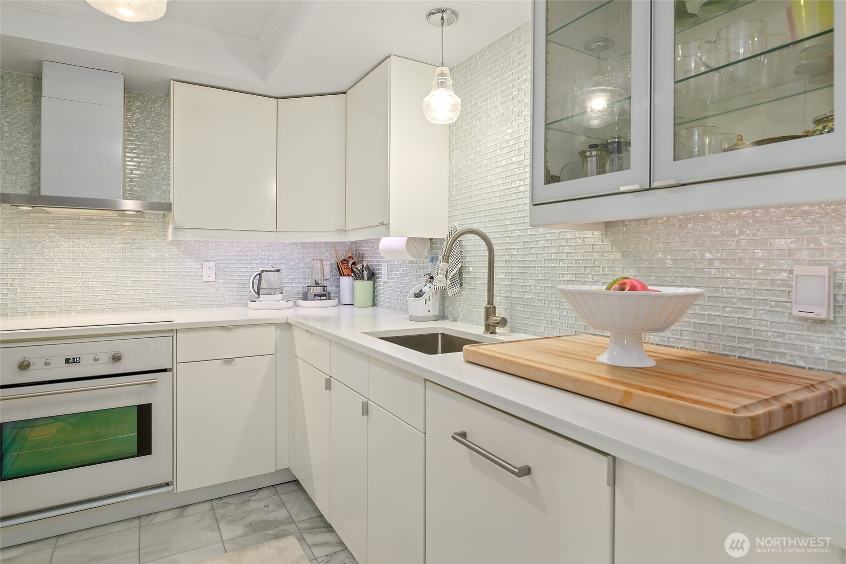 135 N 46th Street #101, Seattle, WA 98103-6359, photo 5 of 30