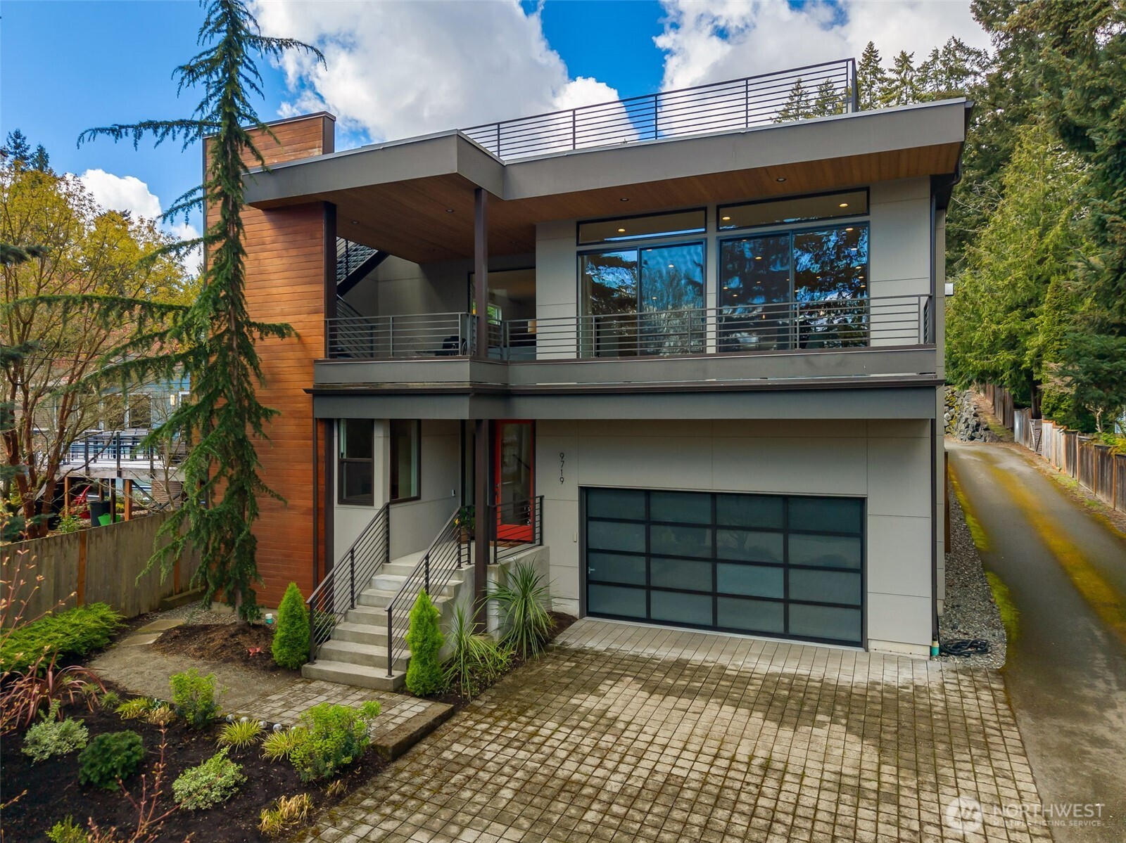 9719 Lake Shore Boulevard NE, Seattle, WA 98115, photo 2 of 2