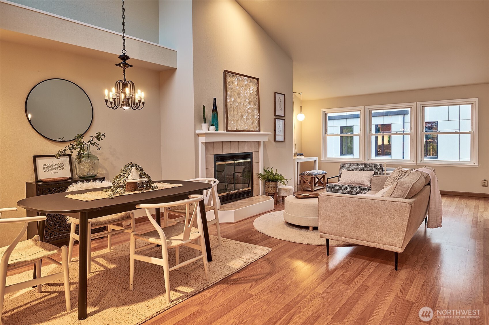 909 N 35TH Street #402, Seattle, WA 98103-8863, photo 4 of 25