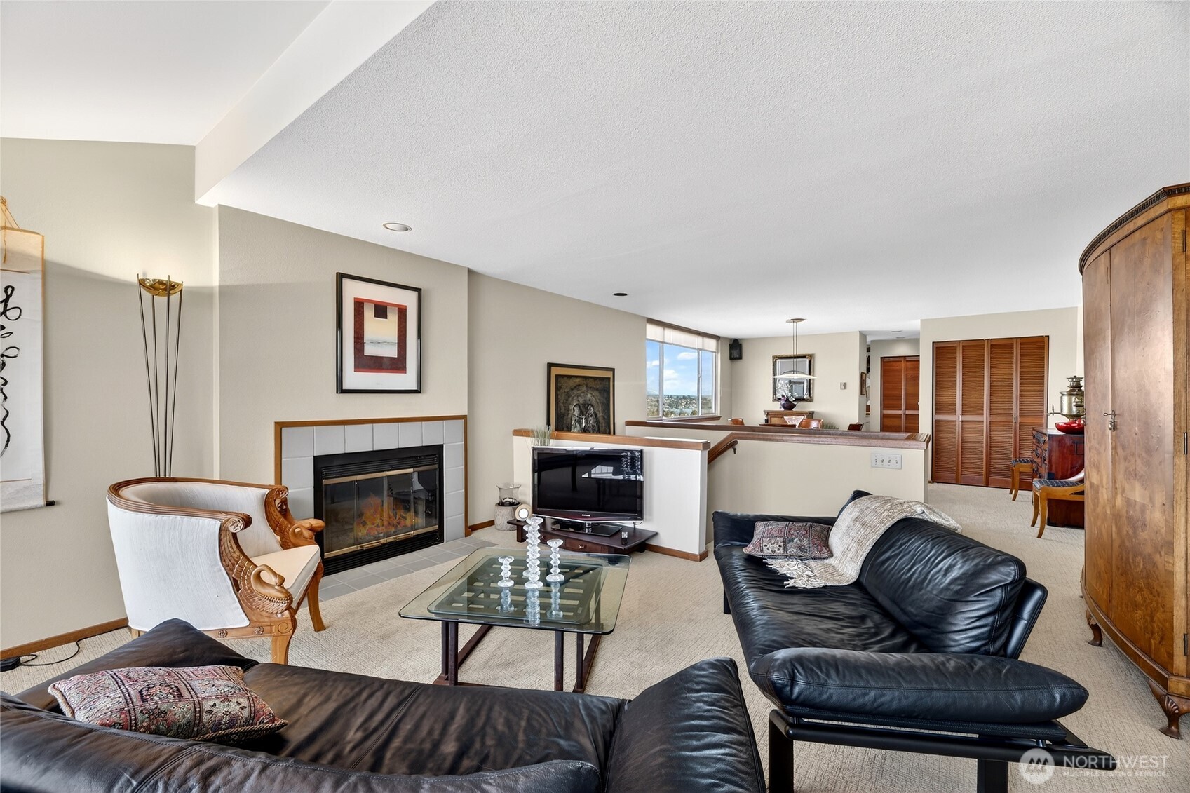 2350 10th Avenue E #201, Seattle, WA 98102, photo 4 of 20