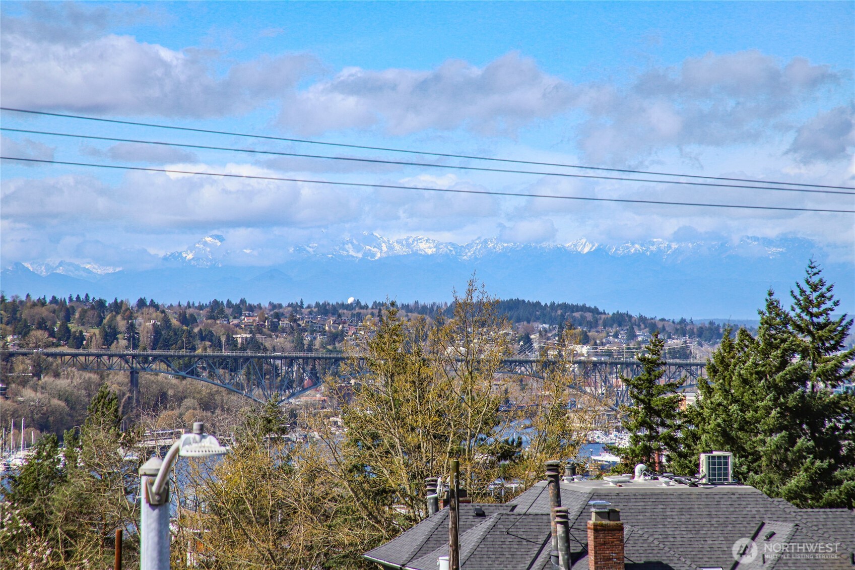 2350 10th Avenue E #201, Seattle, WA 98102, photo 3 of 20