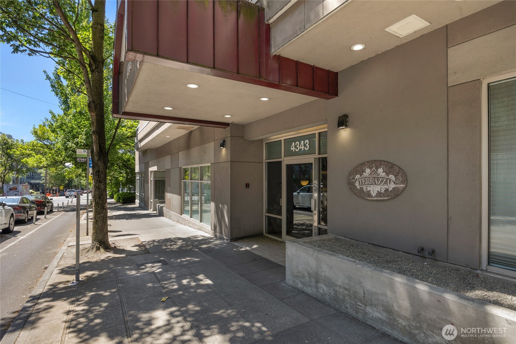 4343 Roosevelt Way NE #401, Seattle, WA 98105, photo 2 of 40