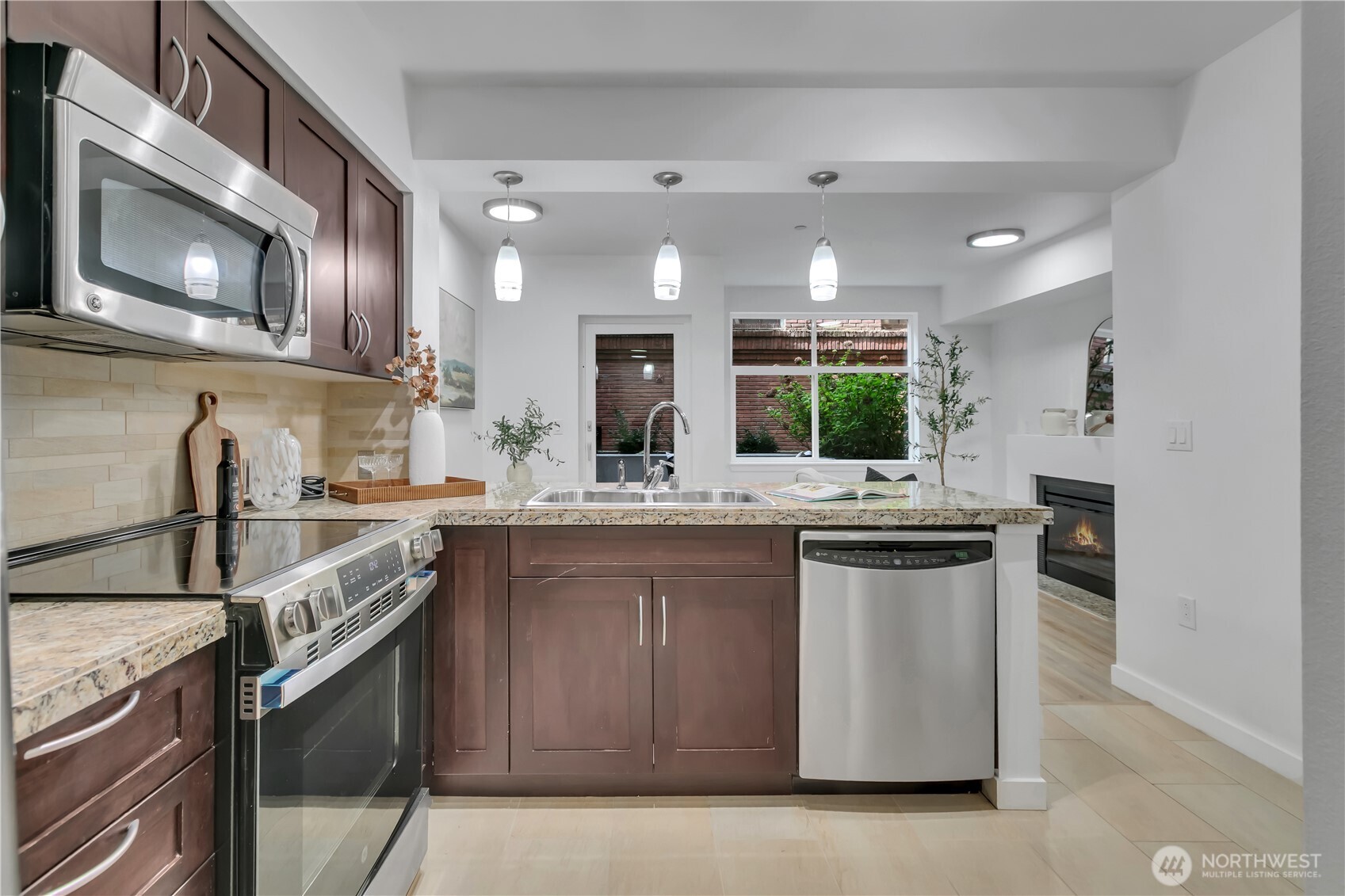 5450 Leary Avenue NW #242, Seattle, WA 98107, photo 4 of 33