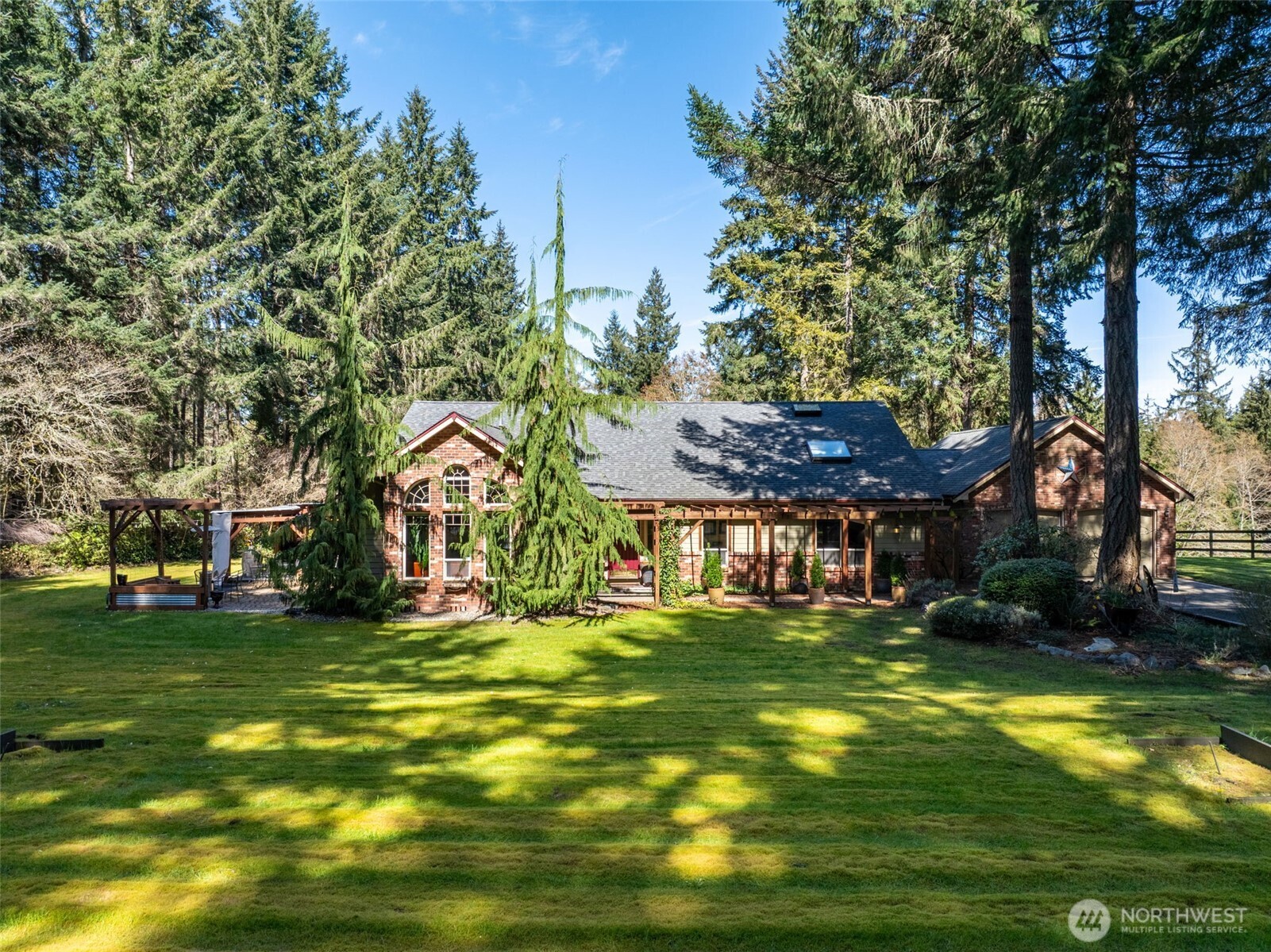 5007 Foxtrail Drive NE