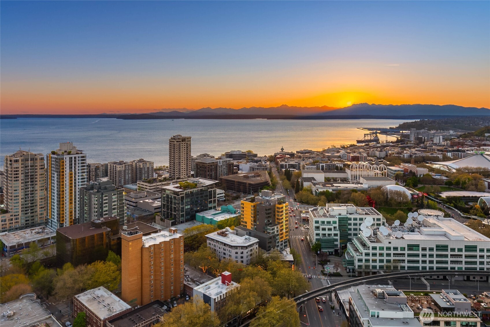 2510 6th Avenue #3705, Seattle, WA 98121, photo 3 of 39