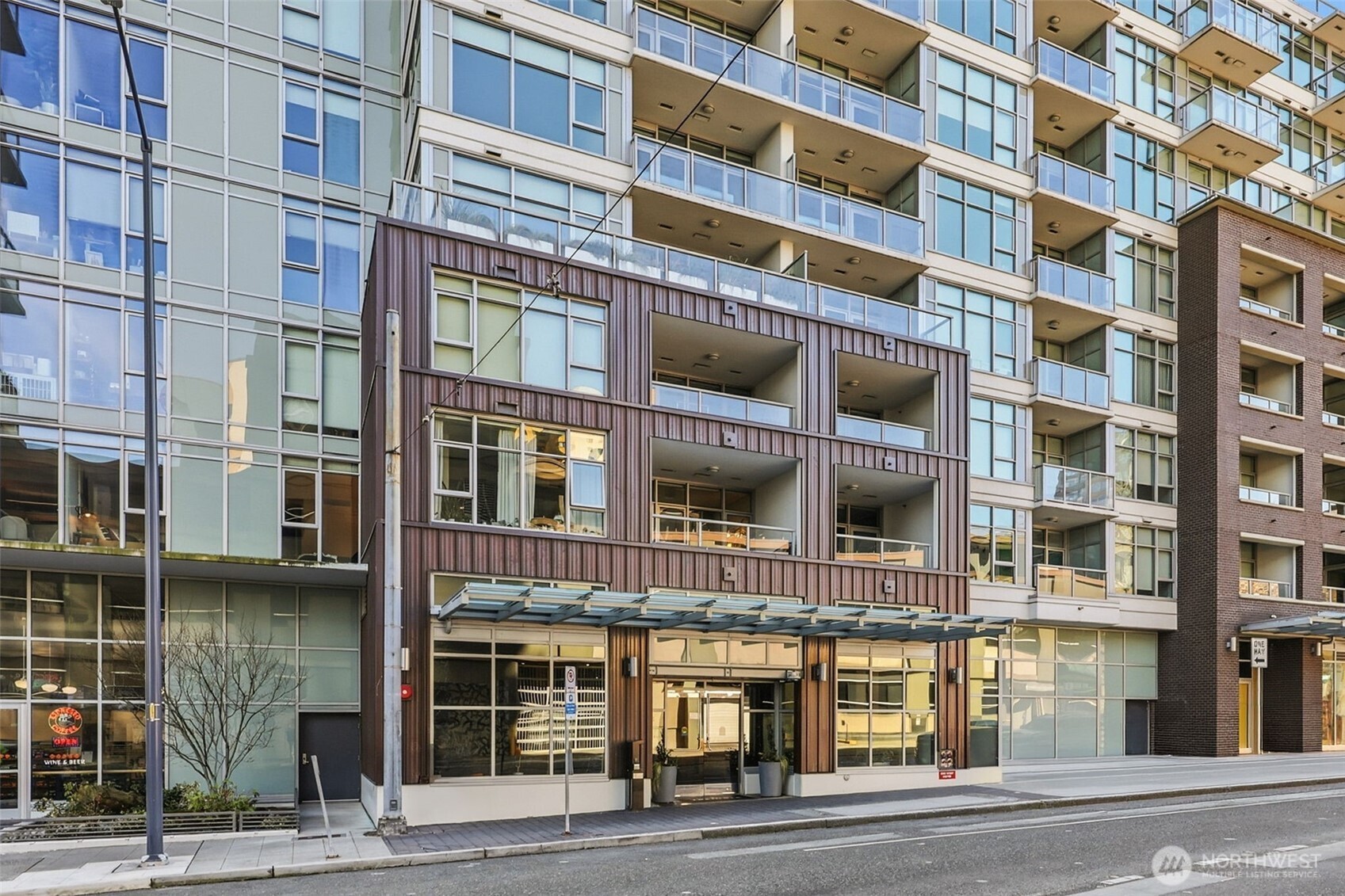 583 Battery Street #715N, Seattle, WA 98121, photo 2 of 38