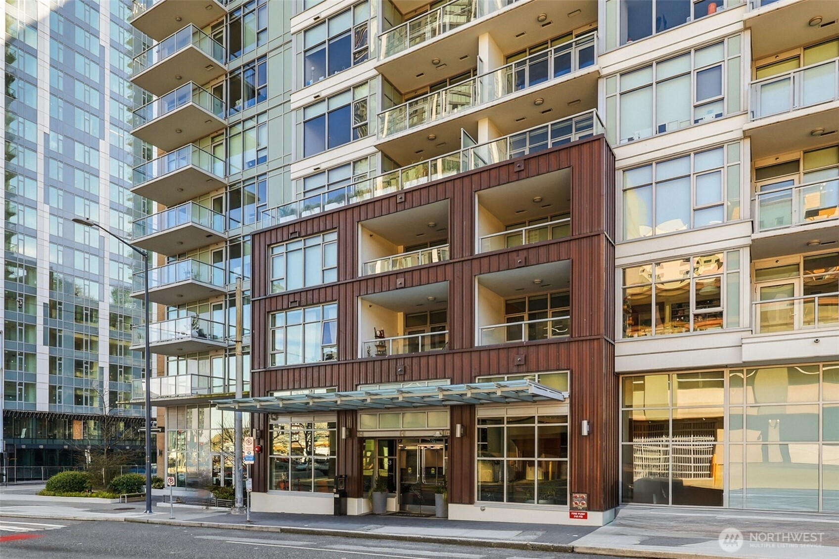 583 Battery Street #715N, Seattle, WA 98121, photo 3 of 38