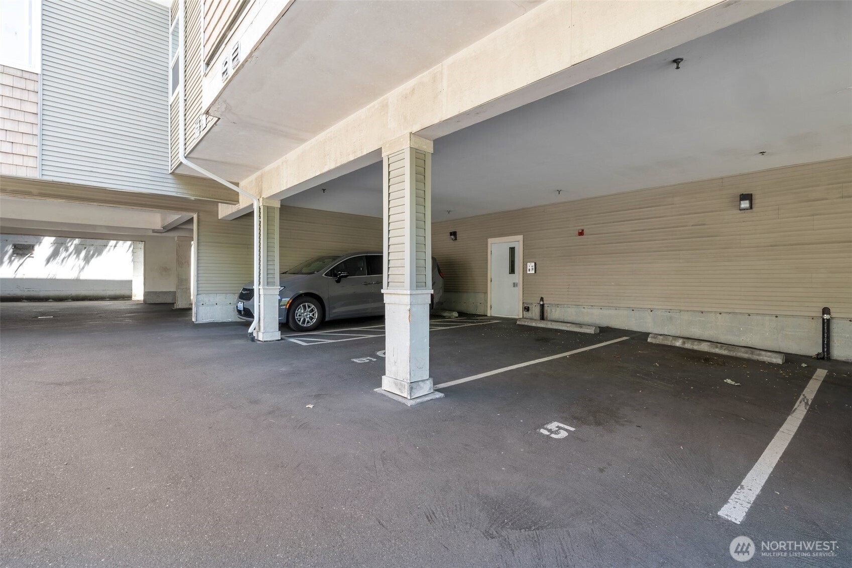 11424 1st Avenue S #103, Seattle, WA 98168-2051, photo 2 of 15