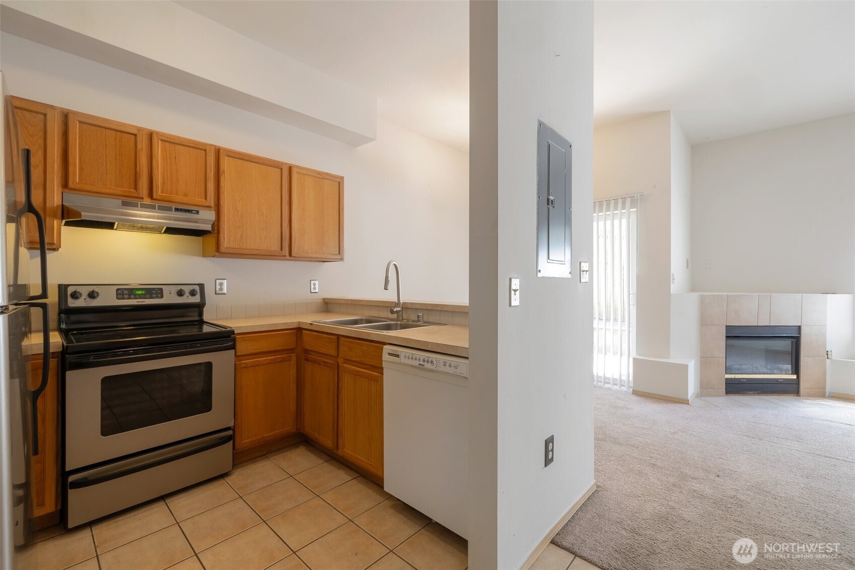 11424 1st Avenue S #103, Seattle, WA 98168-2051, photo 5 of 15