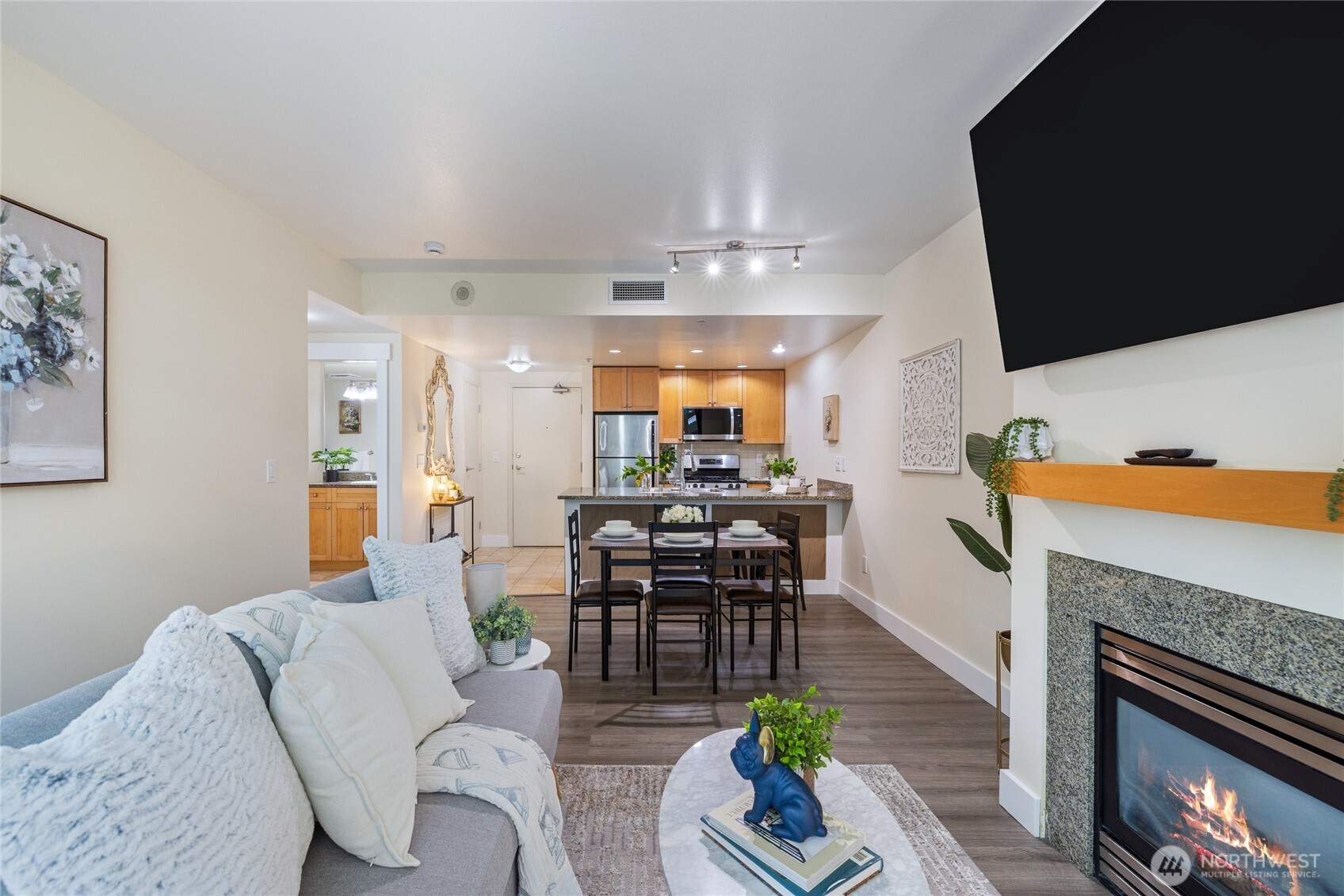 1420 Terry Avenue #607, Seattle, WA 98101, photo 2 of 40