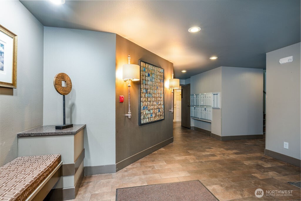 566 Prospect Street #108, Seattle, WA 98109, photo 2 of 17