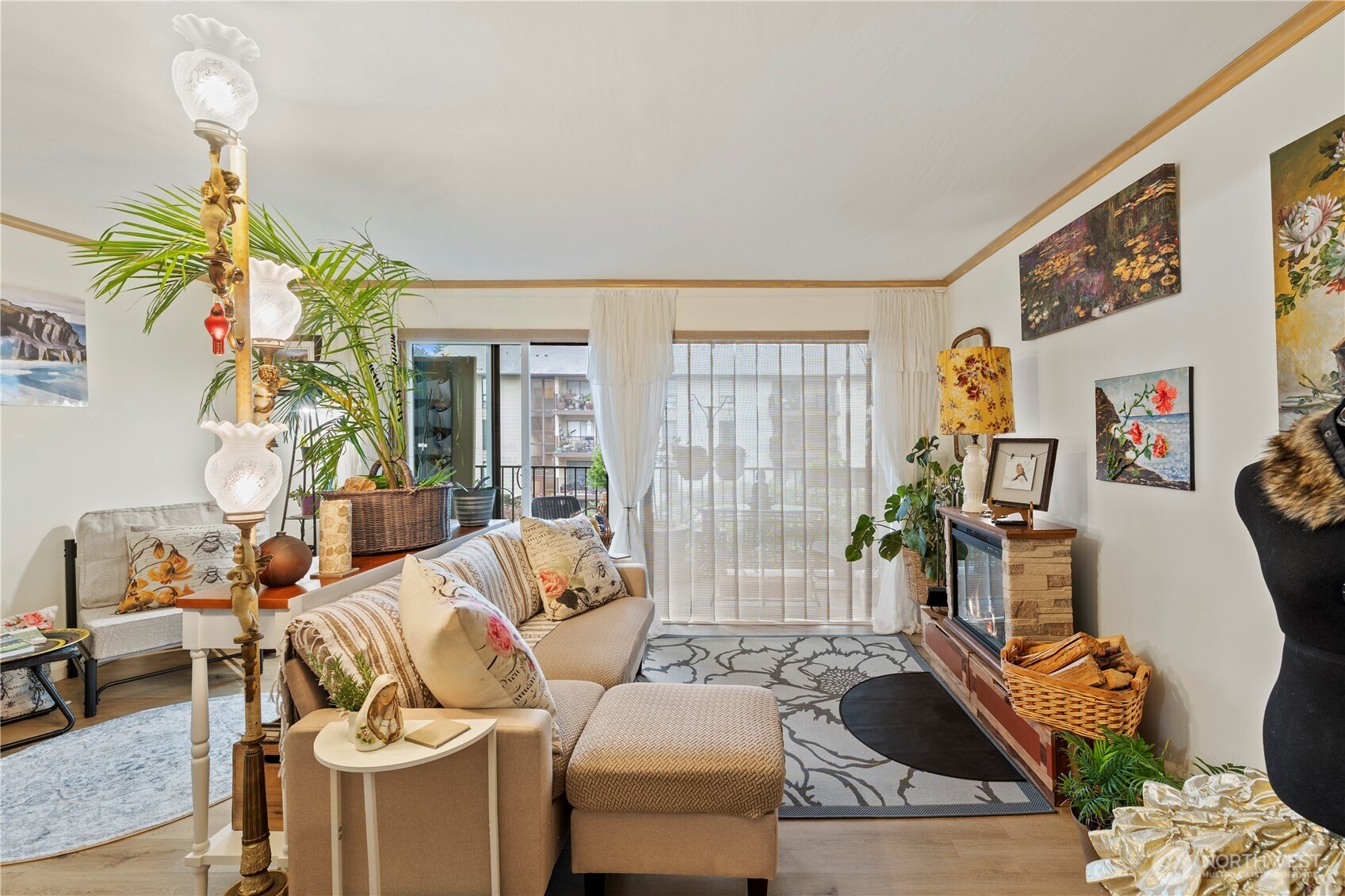 13229 Linden Avenue N #B306, Seattle, WA 98133, photo 5 of 33