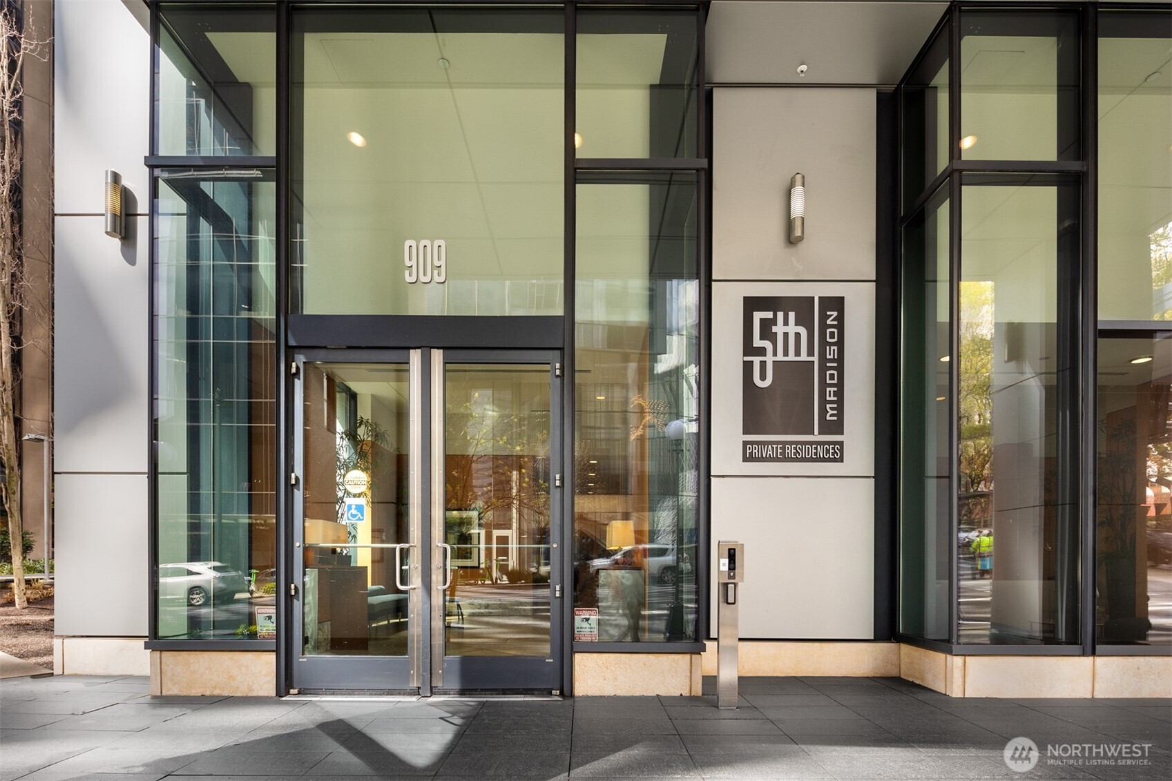 909 5th Avenue #1100