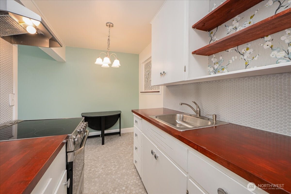7 Harrison Street #20, Seattle, WA 98109, photo 5 of 27