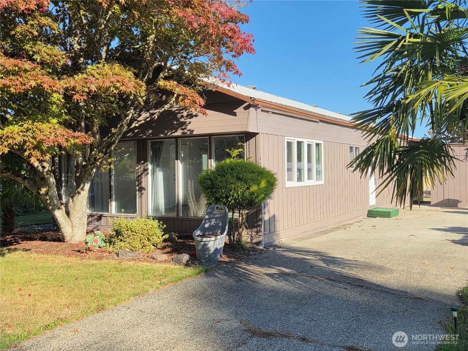 1342 Alonda Lane NE