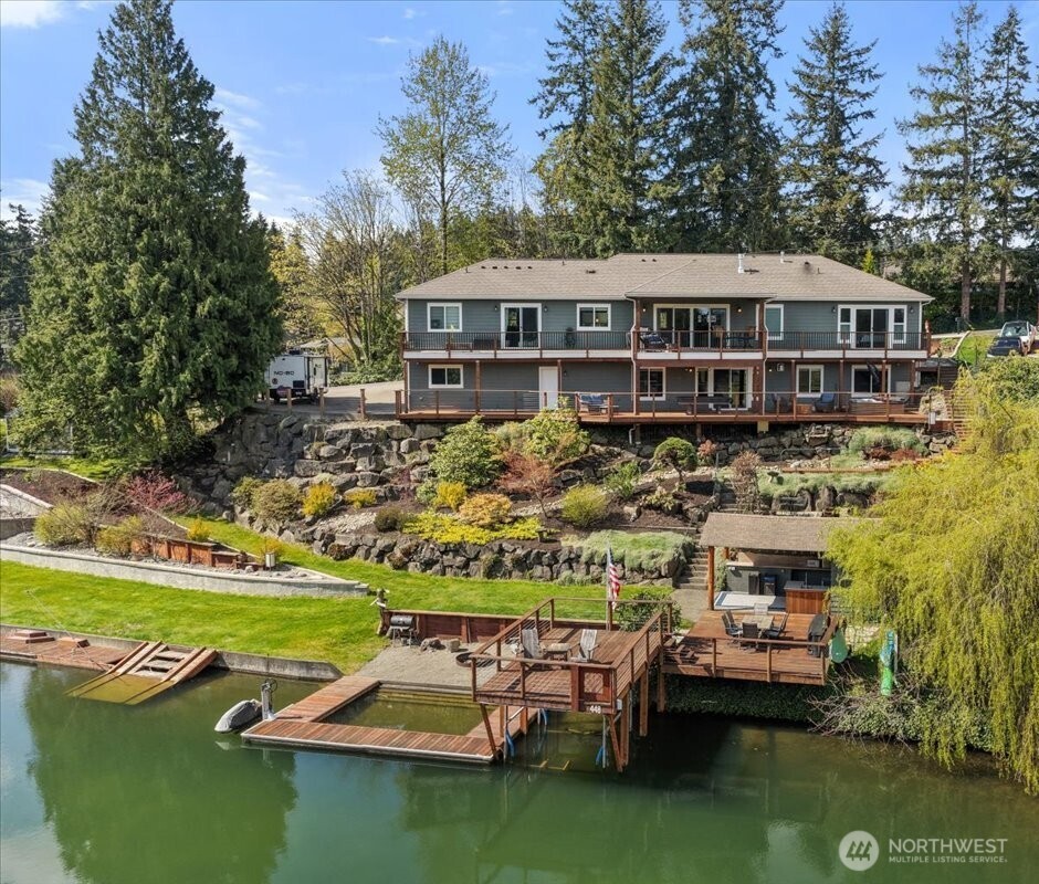 3231 Deer Island Drive E