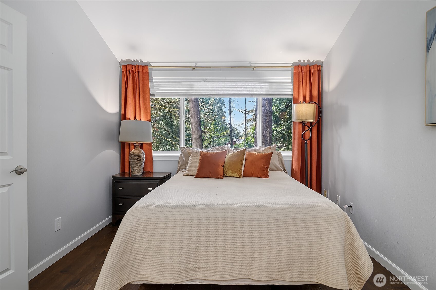 9165 45th Avenue SW #6, Seattle, WA 98136-2673, photo 3 of 39