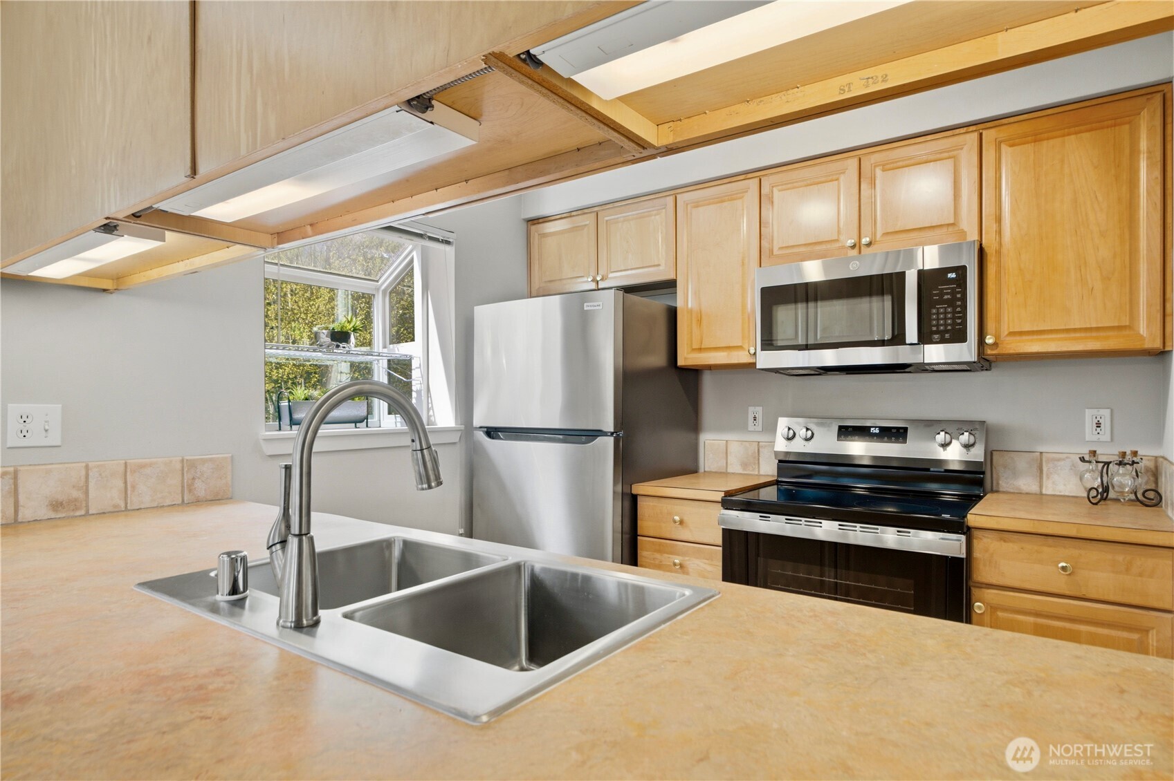 12345 Roosevelt Way NE #305, Seattle, WA 98125, photo 5 of 20