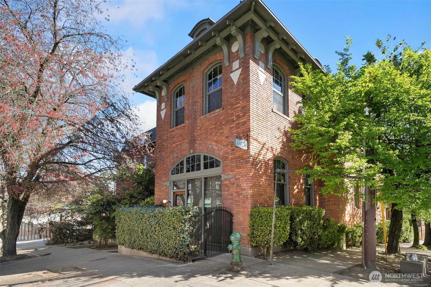 1406 Harvard Avenue #16