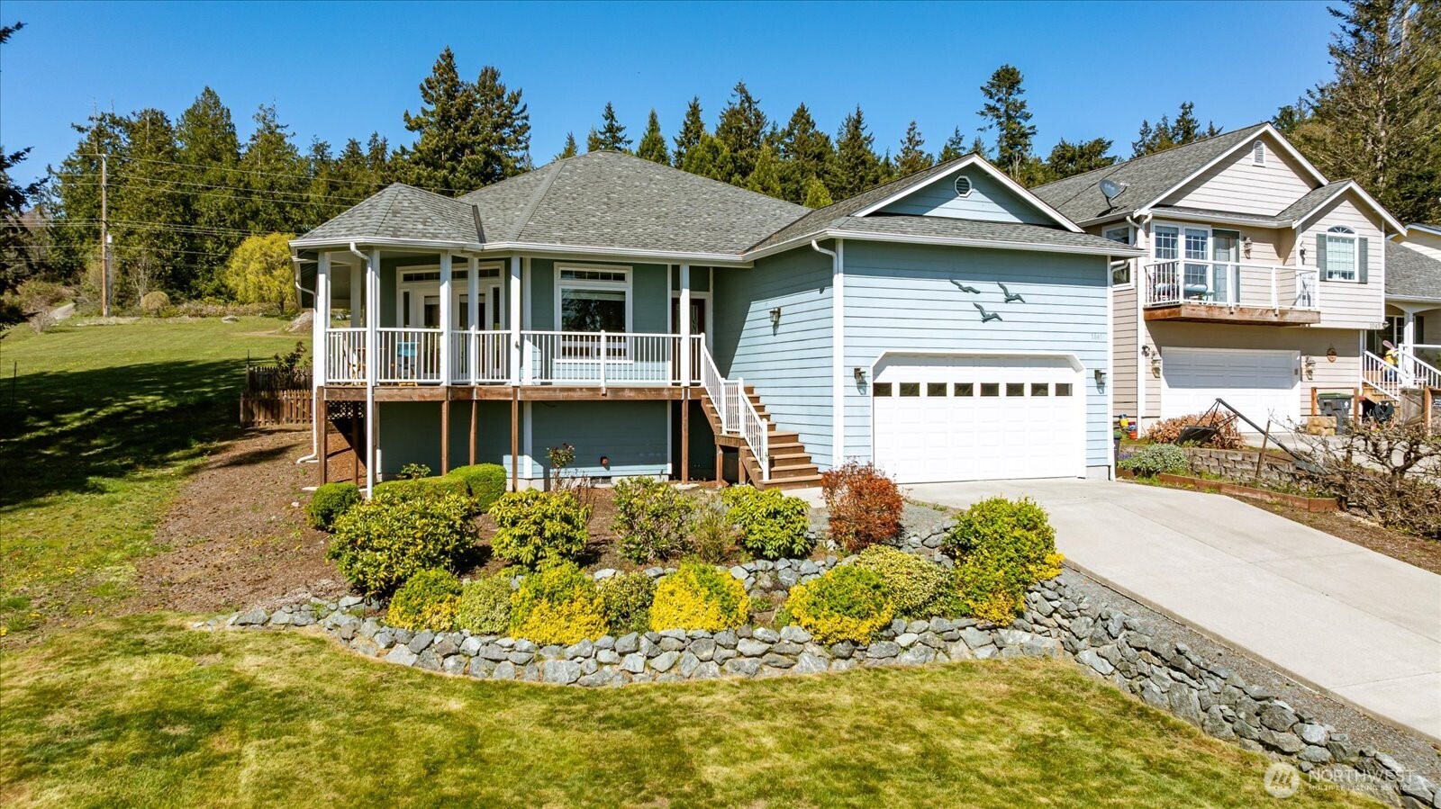 1041 Halsey Drive, Coupeville, WA 98239, photo 2 of 2