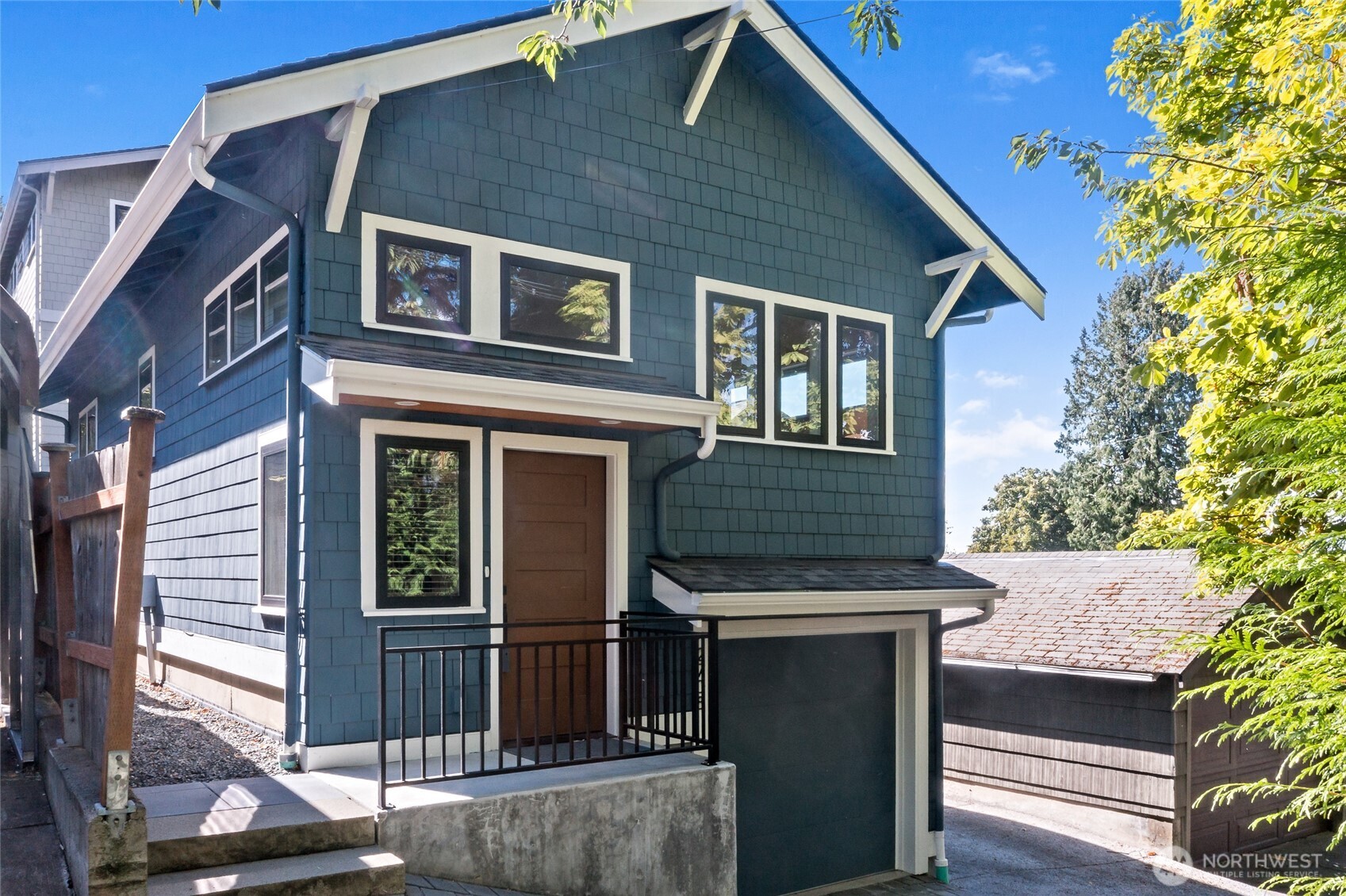 2708 1st Avenue W, Seattle, WA 98119, photo 3 of 36