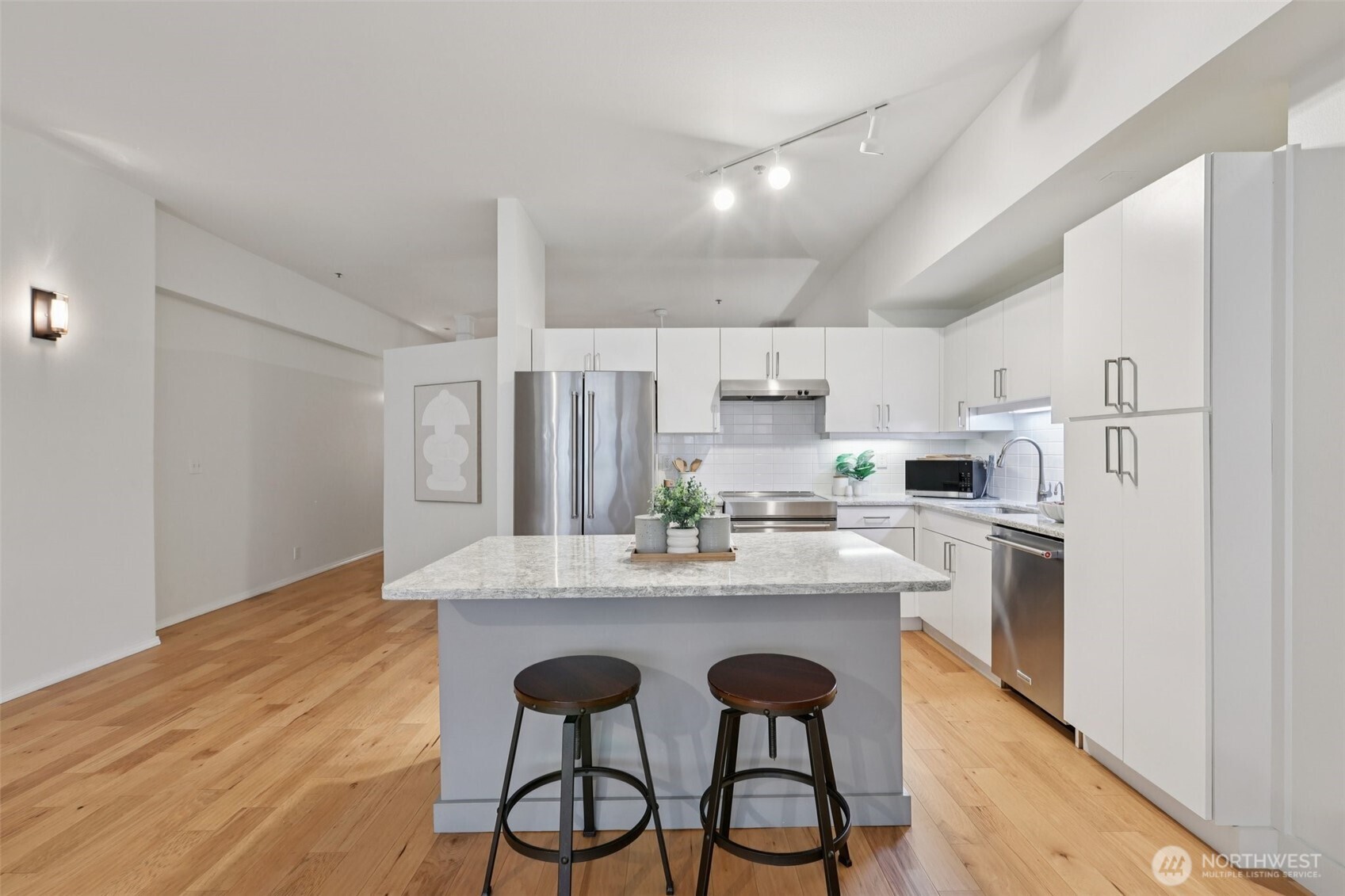526 1st Avenue S #405, Seattle, WA 98104, photo 4 of 40
