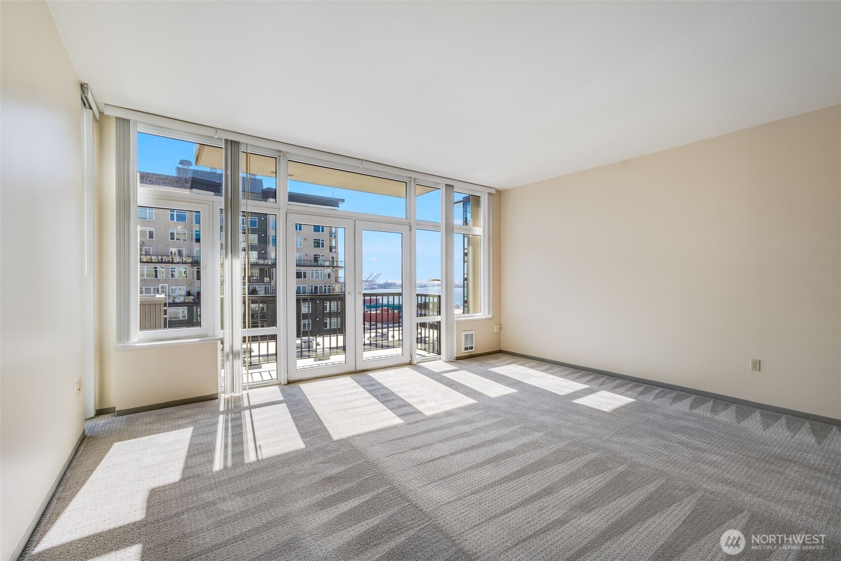 2717 Western Avenue #8020, Seattle, WA 98121, photo 3 of 27