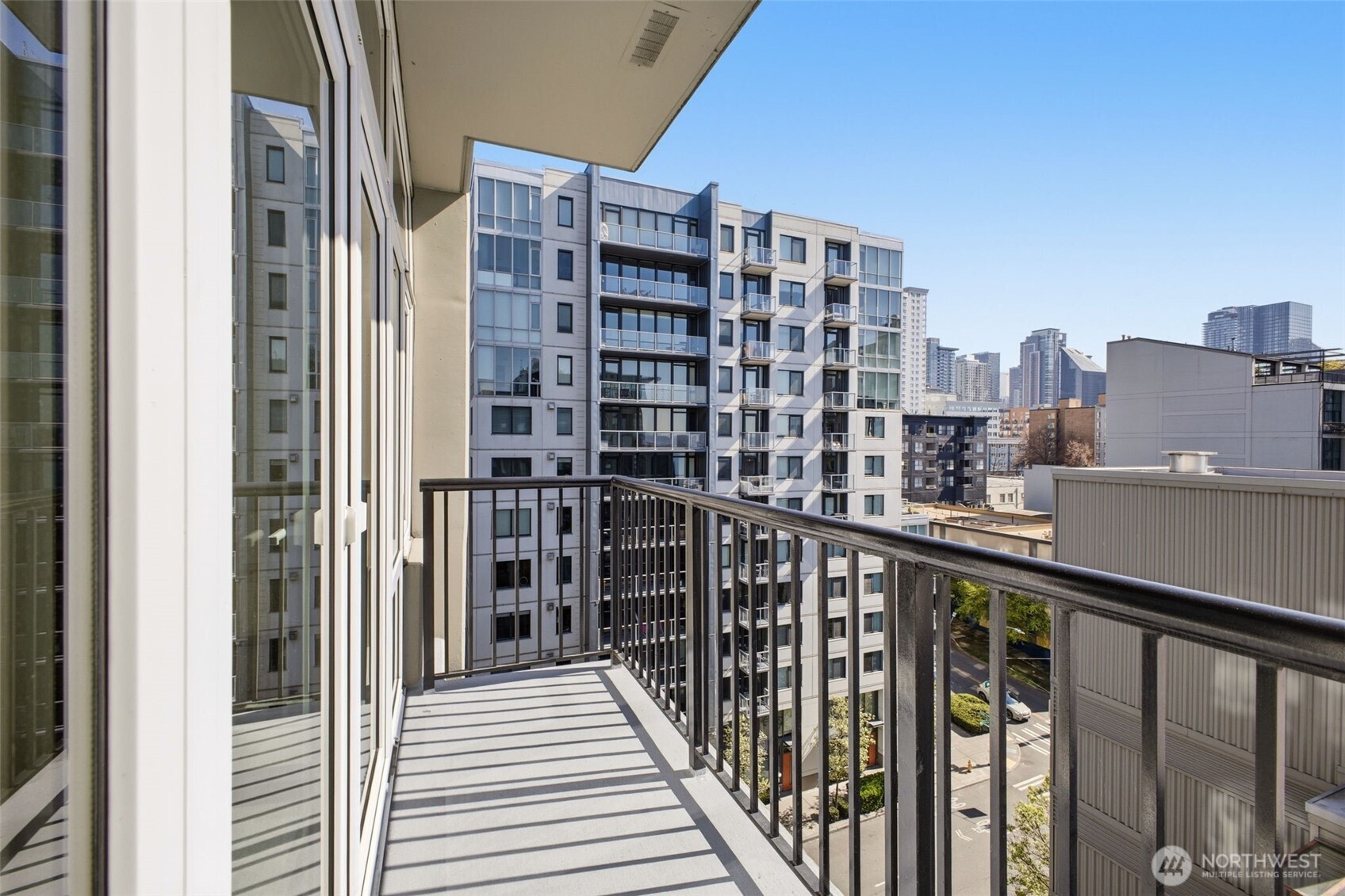 2717 Western Avenue #8020, Seattle, WA 98121, photo 5 of 27