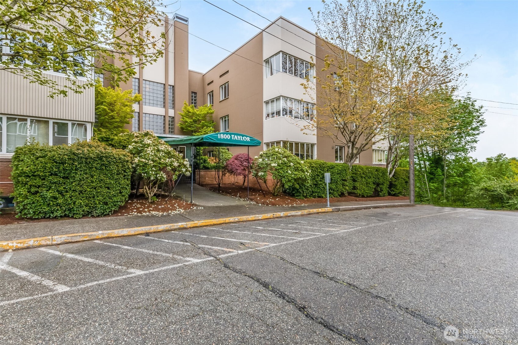 1800 Taylor Avenue N #305, Seattle, WA 98109, photo 5 of 20