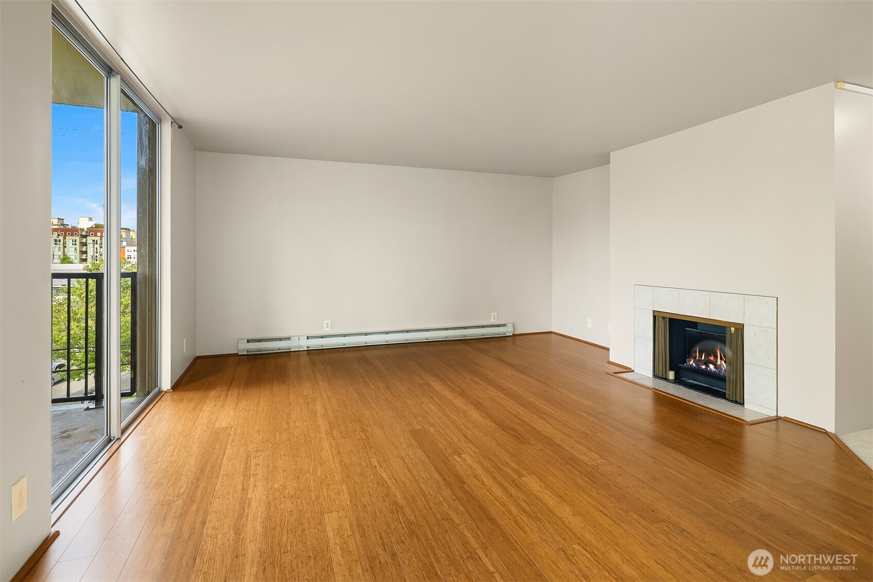 4540 8th Avenue NE #405, Seattle, WA 98105, photo 4 of 33